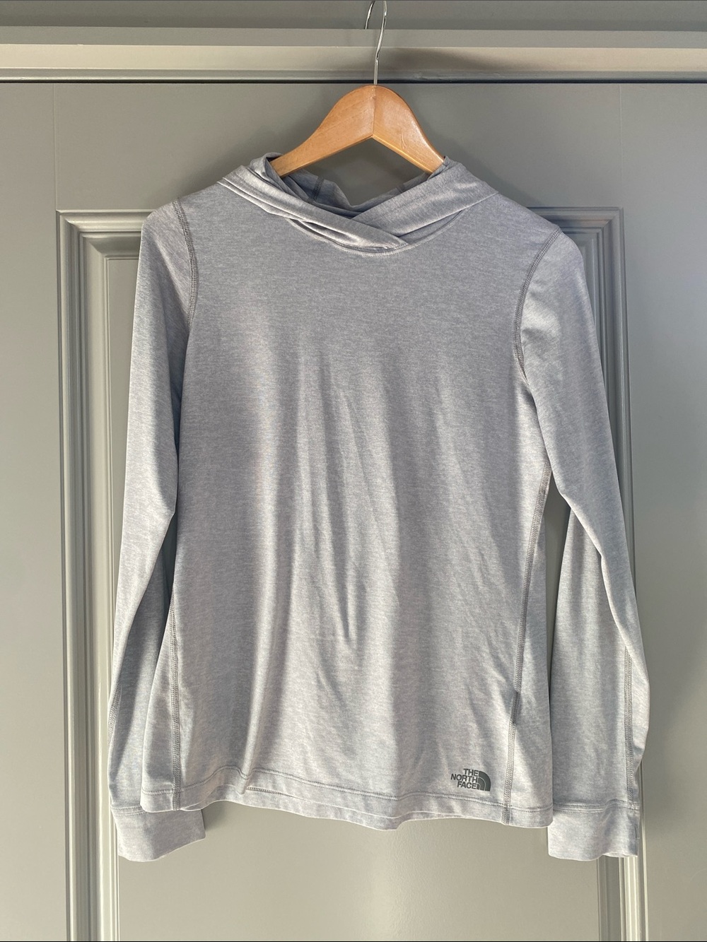 The North Face Gray Long-Sleeve Hooded Tee
